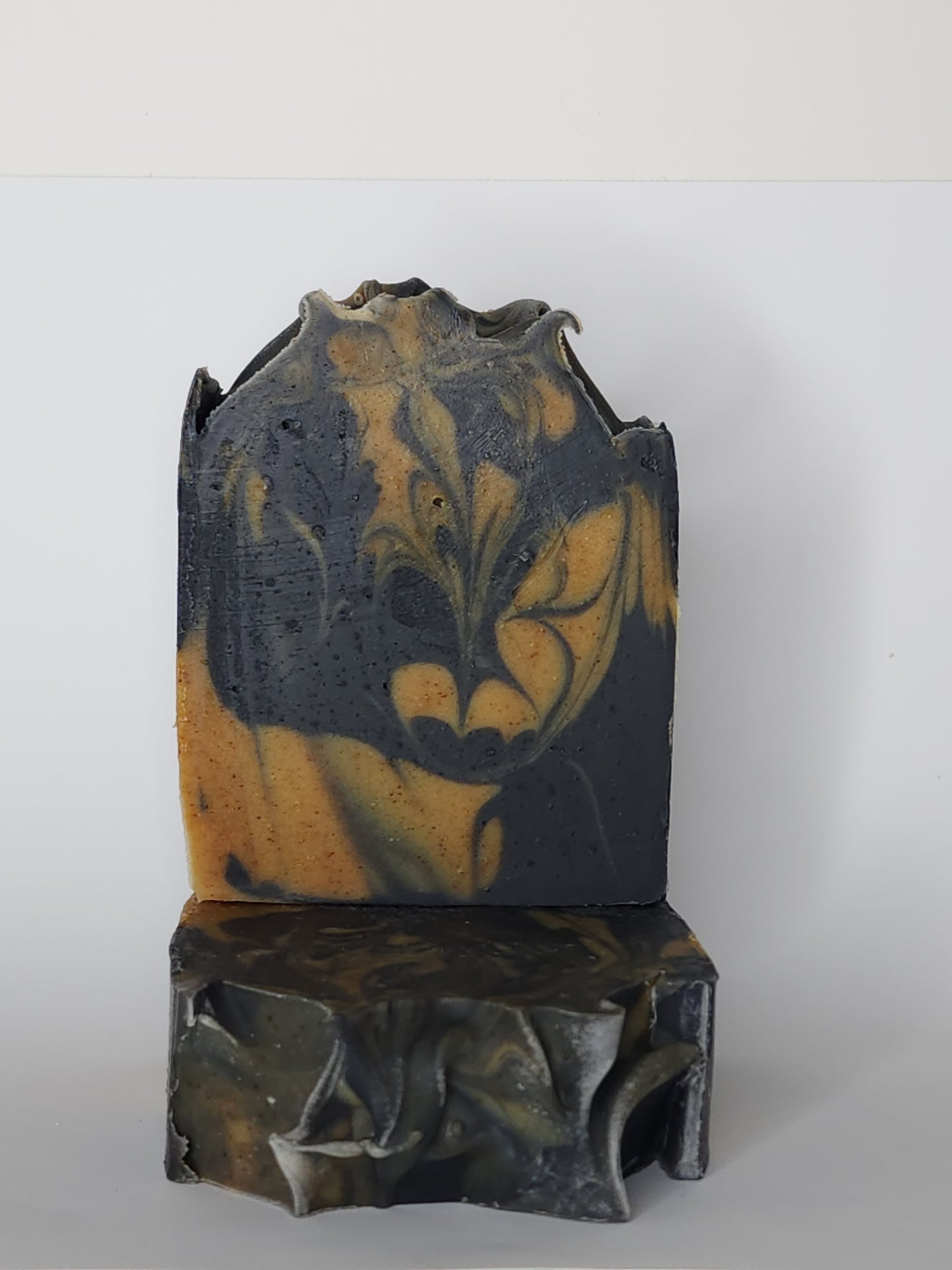 Tumeric & Charcoal Detox Bar